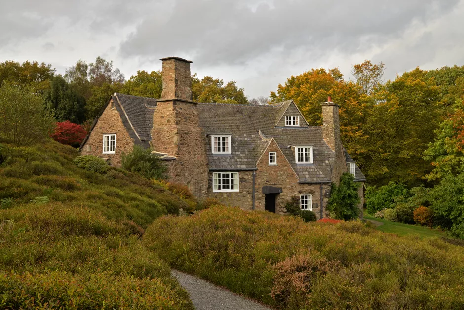 /sites/default/files/2023-08/Susan%20Guy%20-%20Stoneywell%20-%20Cottage%20Garden%20-%20Oct%2017%202014%20%287%20w.jpg