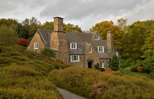 /sites/default/files/2023-08/Susan%20Guy%20-%20Stoneywell%20-%20Cottage%20Garden%20-%20Oct%2017%202014%20%287%20w.jpg