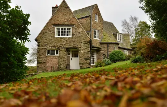 /sites/default/files/2023-08/Susan%20Guy%20-%20Stoneywell%20-%20Cottage%20Garden%20-%20Oct%2027%202014%20%281%20w.jpg